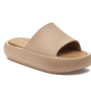 J/SLIDES SQUISH Sand EVA Platform Slides Size 9.5 or 10